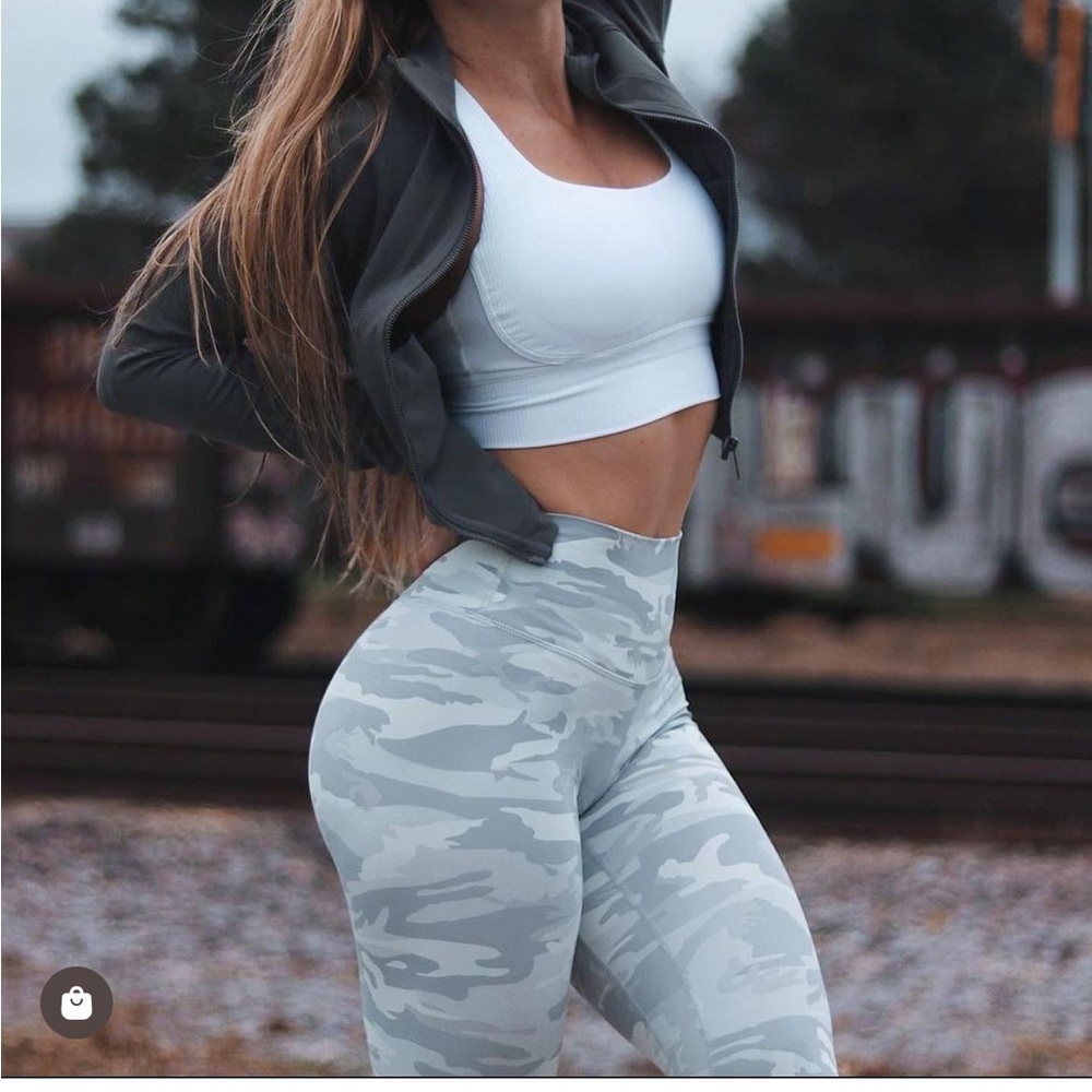 NEW FREE Spirit Outlet White CAMO Leggings